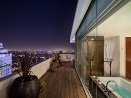 Le balcon de la Penthouse Suite de l'Andaz West Hollywood