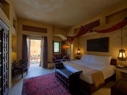 La chambre Supérieure de l'hôtel Bab Al Shams situé à Dubaï