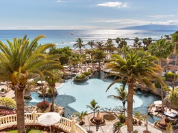 La piscine du Bahia Del Duque, le meilleur hôtel des Canaries
