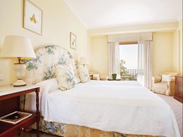 Deluxe Sea View Room