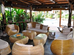 L'espace lounge du Château Saint-Cloud aux Seychelles