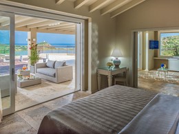 Luxury Panorama Suite du Chia Laguna Resort 