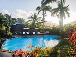 La piscine du Cocos Hotel situé au large d'Antigua 