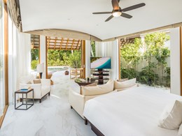 Deluxe Beach Villa with Pool