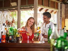 Sirotez de délicieux cocktails au Zee Bar