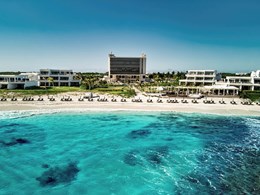 Aurora Anguilla, The Tower - face à la plage