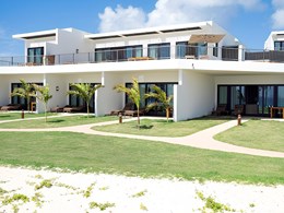 Aurora Anguilla, Merrywing Beach - vue extérieure