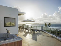 Aurora Anguilla, Merrywing Beach – Suite Deluxe Oceanfront avec Jaccuzzi
