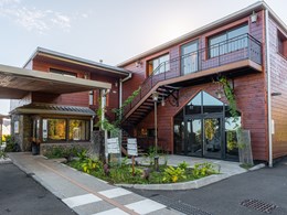 Mélange de matériaux naturels et modernité