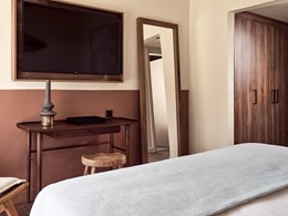 Grand Tropical Zen Suite (Cool Living Selection)