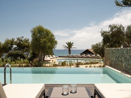 Sapphire Sublime Family Retreat with Swim Up Pool HLS 