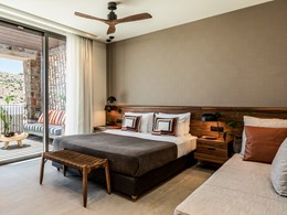 Core Open Plan Suite with Outdoor Jacuzzi®