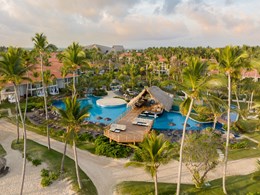 Un resort tropical au bord de la mer des Caraïbes