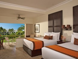 Deluxe Junior Garden View Room