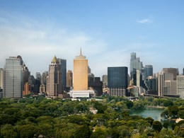 Profitez d'une vue dégagée sur la skyline et le Parc Lumpini