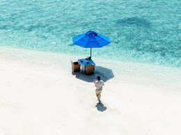 Table dressée au bord de l’eau