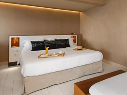 Bungalow with Garden View