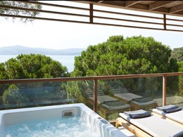 Nest Infinity Junior Suite Hot Tub Upper Floor