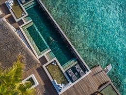Des villas suspendues entre ciel et océan