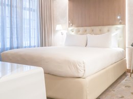 1 King Bed Internal View