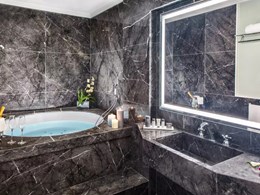 La Suite Executive Junior du Grand Hotel Santa Lucia, à Naples