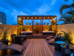 Profitez du bain à remous sur le rooftop 
