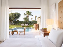 Swim up Family Suite with Garden