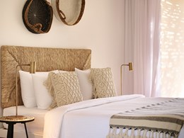 Oliva Bungalow Shaded Patio