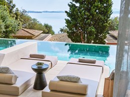 Swim Up Junior Bungalow Suite 