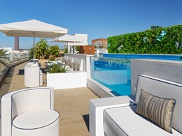 Profitez de la superbe piscine