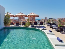 La piscine offrant une vue panoramique sur Málaga
