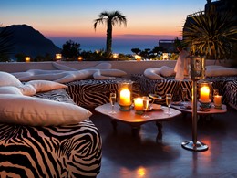 Le lounge de l'hôtel Hacienda Na Xamena à Ibiza