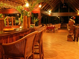 Le bar de l'hôtel Hanakee Pearl Lodge Hiva Oa sur les Iles Marquises