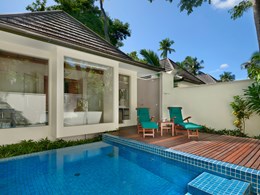King Beachfront Villa with Plunge Pool