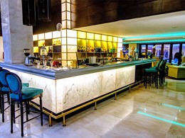 Le bar de l'hôtel 5 étoiles Opéra Hanoi au Vietnam