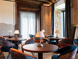 La salle à manger de l'hôtel