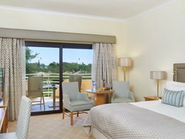 Classic Room Golf Side Garden View