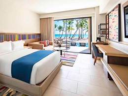 Club Ocean Front Junior Suite Swim Up