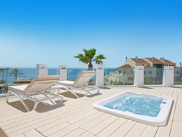 Private Jacuzzi® Suite Sea View