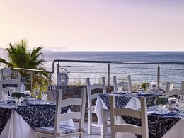 Le restaurant Veranda de l'Ikaros Beach Luxury Resort