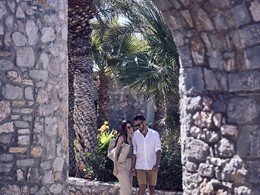 Promenade romantique à l'hôtel Ikaros en Crète
