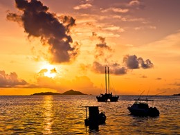 Contemplez un magnifique coucher de soleil depuis l'Indian Ocean Lodge