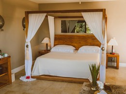 Cleopatra Honeymoon Suite