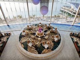 Le lobby du Jumeirah At Etihad Towers à Abu Dhabi