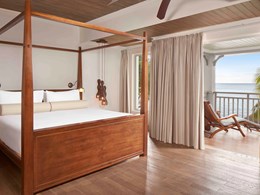 Peninsula Balcony Suite