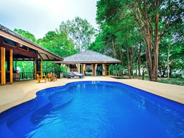 La piscine de la Two Bedroom Beach Pool Villa