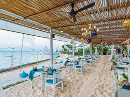 Les pieds dans le sable au Krachang Bar Grill