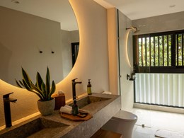 Salle de bain de la Forest King Room