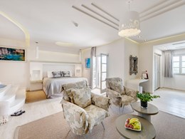 Kouros Art Sea View Suite