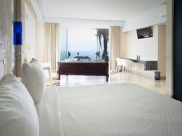 1-Bedroom Ocean Sunrise View Apartment